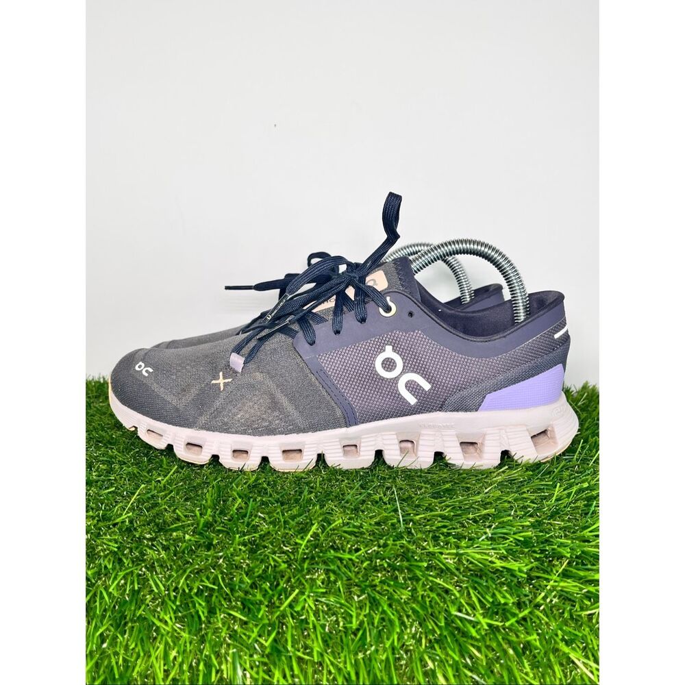 On Running Cloud Women’s Size 8 Gray Purple Running Shoes Sneakers US W8 EU 39